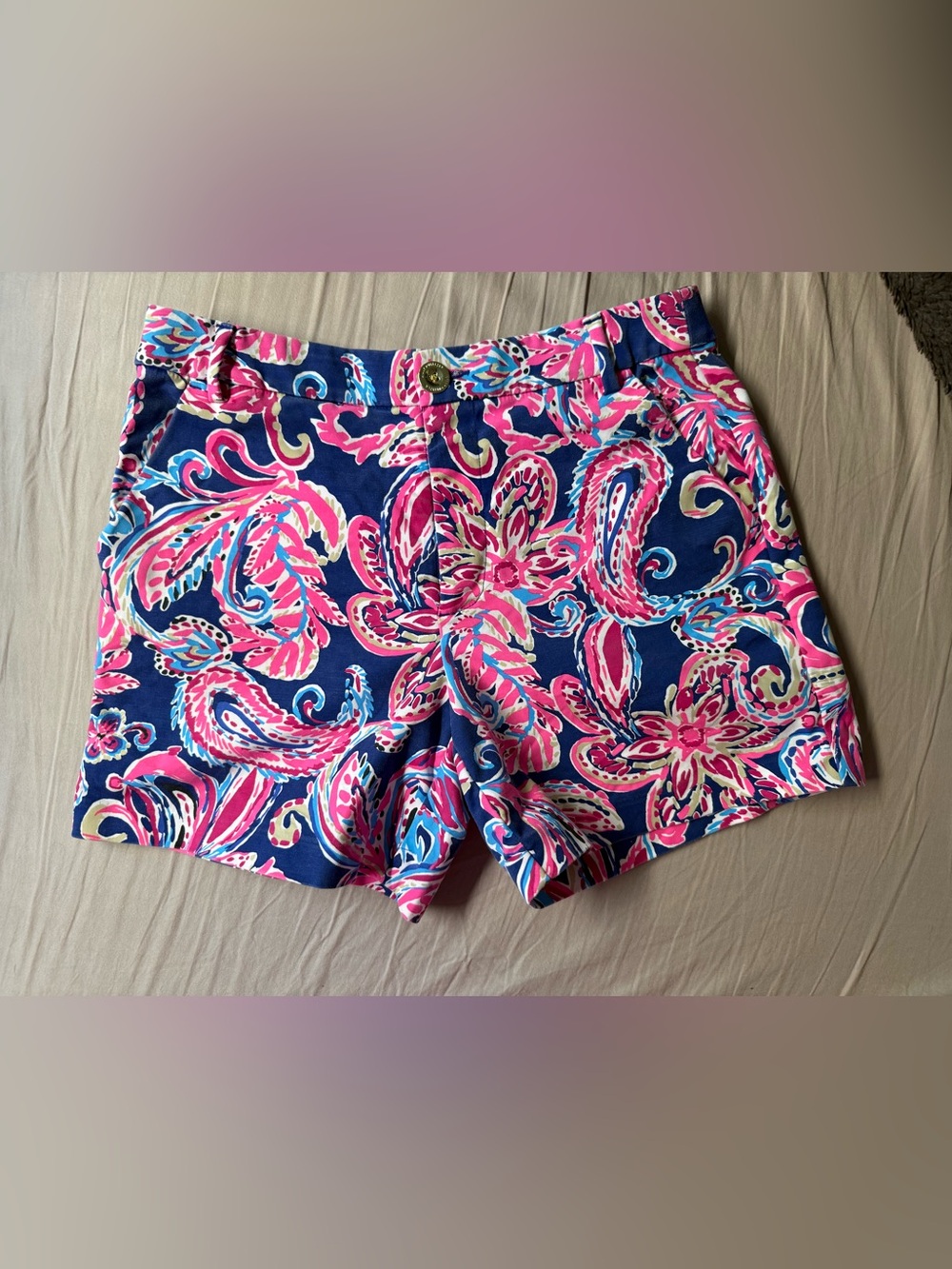 Lilly Pulitzer women’s chino shorts size 4 in “flirting about”